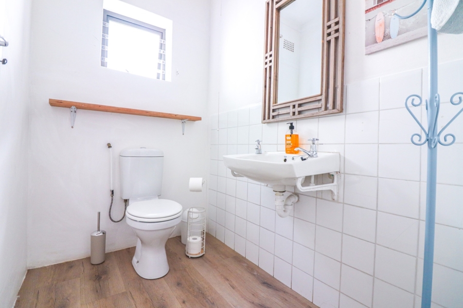 To Let 2 Bedroom Property for Rent in Voelklip Western Cape